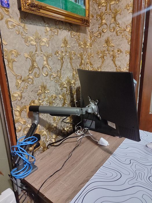 Продаю комп'ютер ,ПК, монітор. Мишка навушники продаються окремо