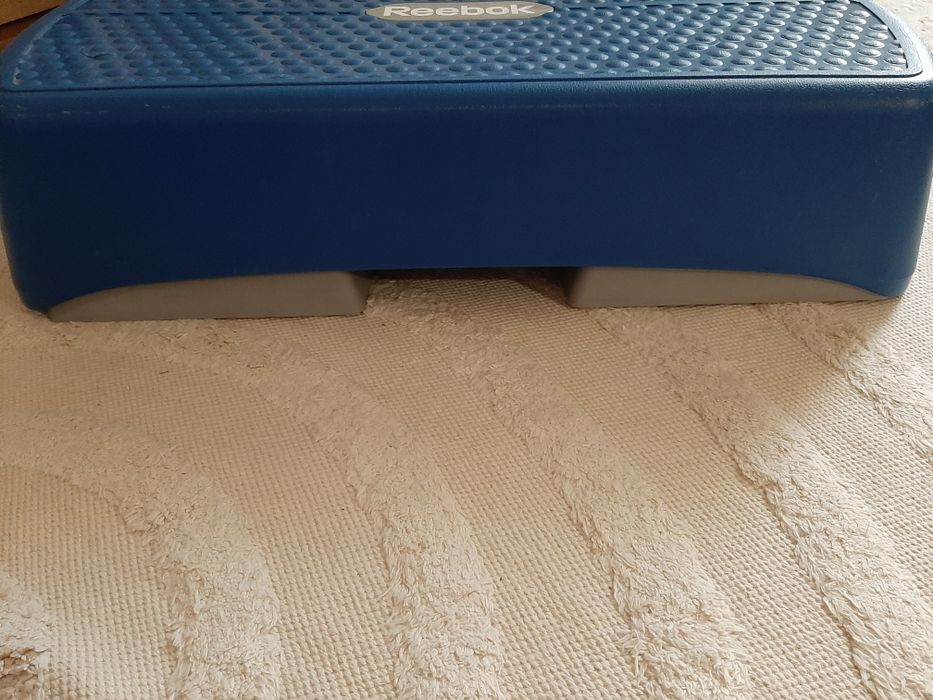Продам степ-платформу " Reebok"