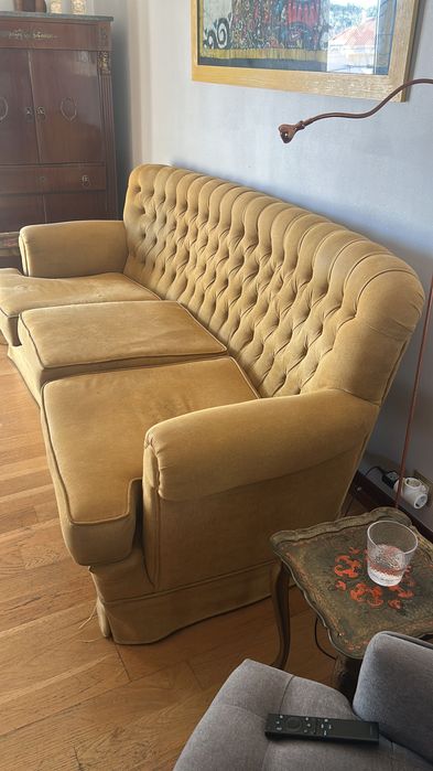 Conjunto sofá e cadeirões