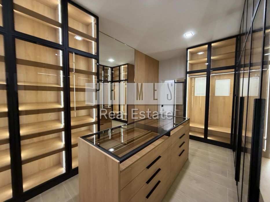 Продаж будинка 1200м2 КМ Riviera Village перша лінія води