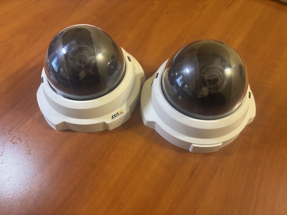 Купольна IP камера AXIS M3203