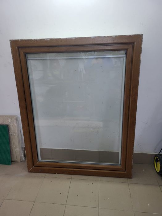 Okno z demontażu 117 x143 cm z parapetem