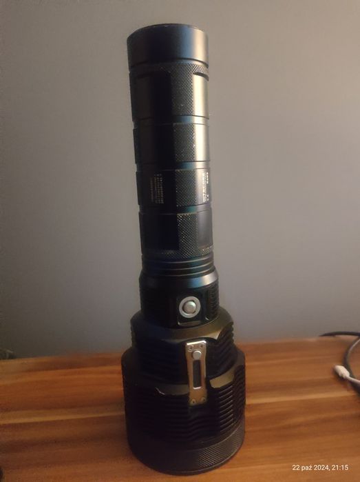 Latarka Nitecore TM36