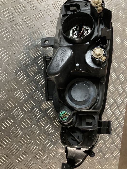 Części Alfa Romeo 147 lampa przednia lewa Tyc