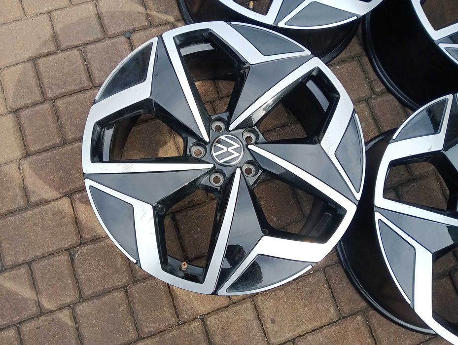 Oryginalne felgi od volkswagena 7.5jx19 et 50