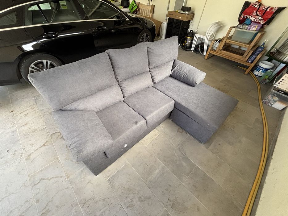 Sofá com chaise long