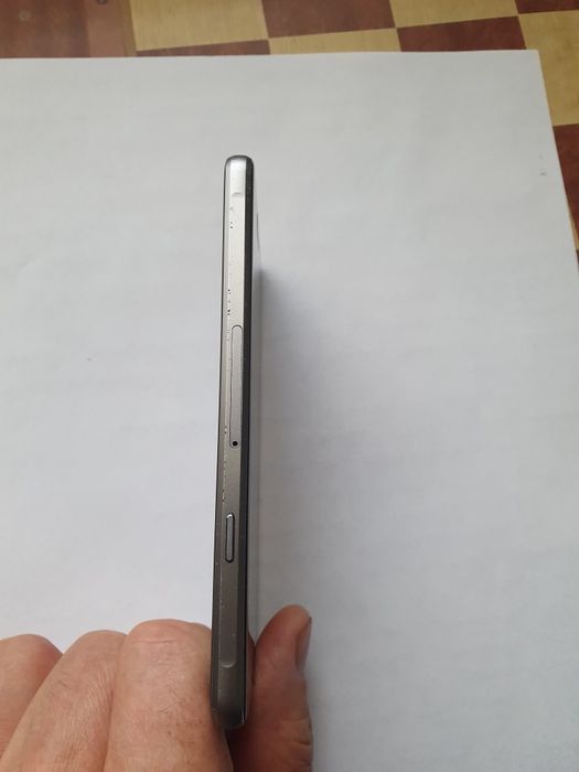 Самсунг А3(2016)310F целый