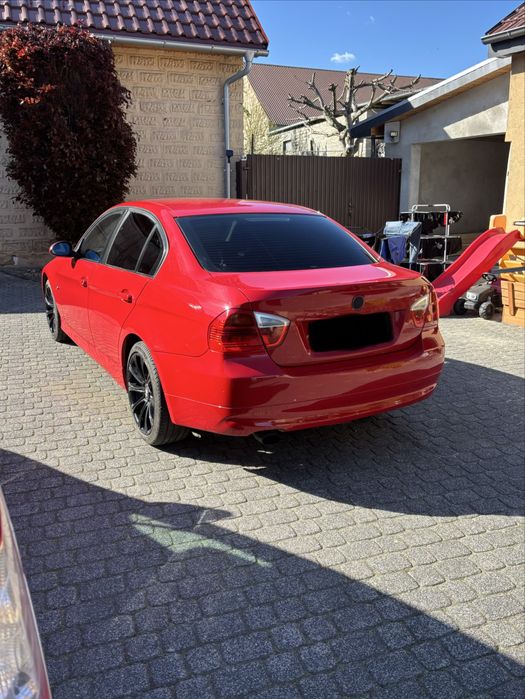 Sprzedam BMW e90 320d 2005r