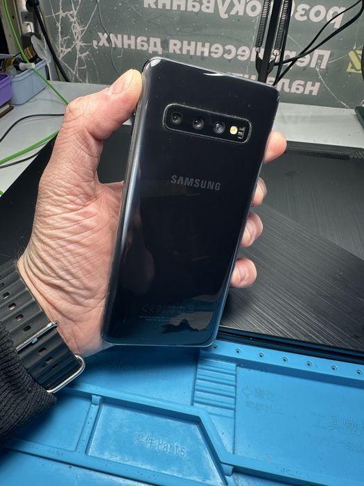 Samsung Galaxy s10 8/128  идеал
