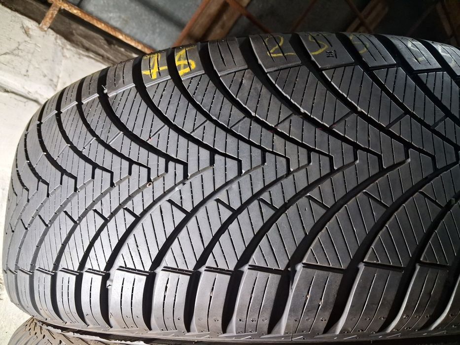 255/55 19 Kumho Solus 4s HA 32 всесезонна резина
