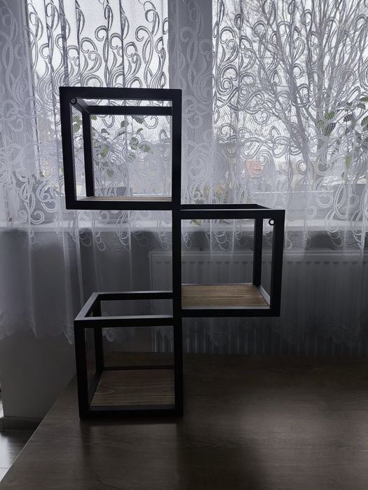 Półka ścienna w stylu loftowym