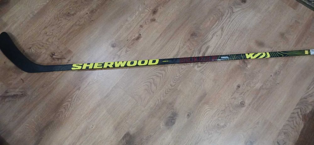 Хокейні ключки CCM BAUER Sherwood TRUE Warrior