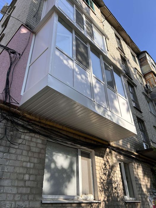 Балкон під ключ. Установка вікон. Монтаж балконів в Житомирі