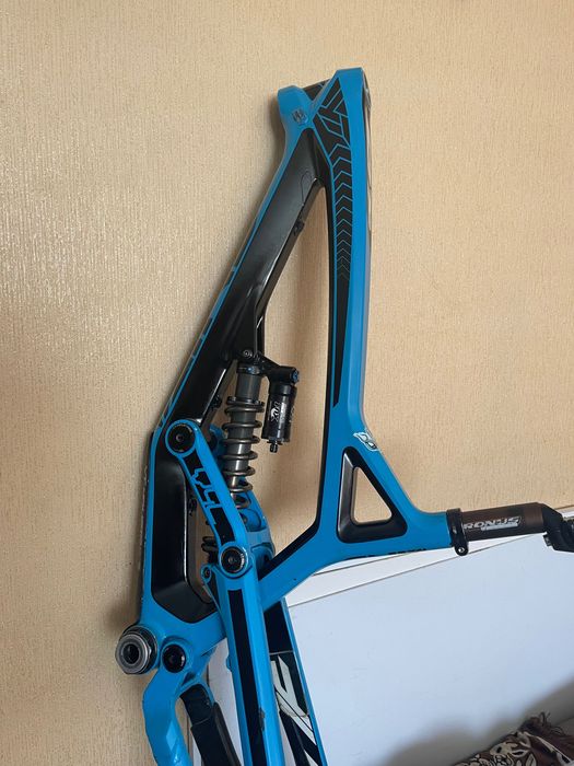 Рама YT industries карбонова розмір М 27.5