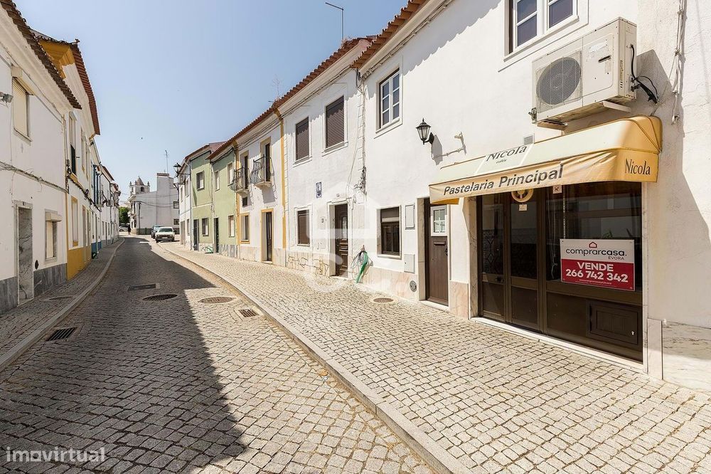 Prédio c/ 2 frações: uma moradia e um comércio | Vimieiro, Arraiolos