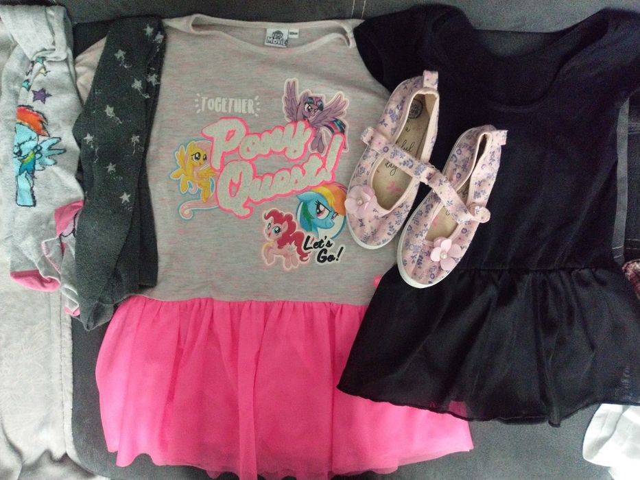 Zestaw ubrań dla dziewczynki