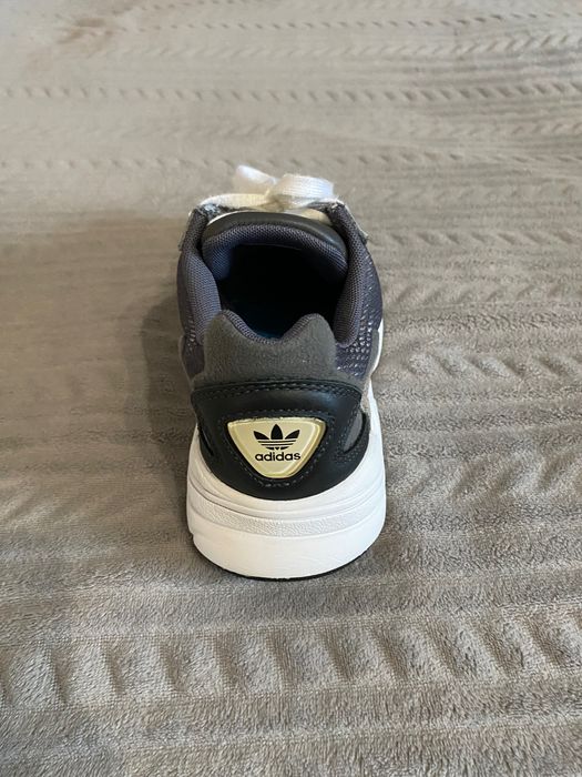 Buty Adidas Falcon W (aktualne)