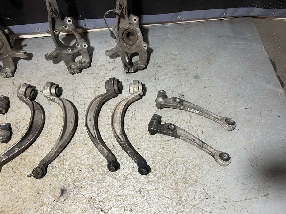 Цапфа Audi a4b8 audi a6c7 audi q5 поворотний кулак Ауді а4б8 Ауді а6с7 ауді ку5