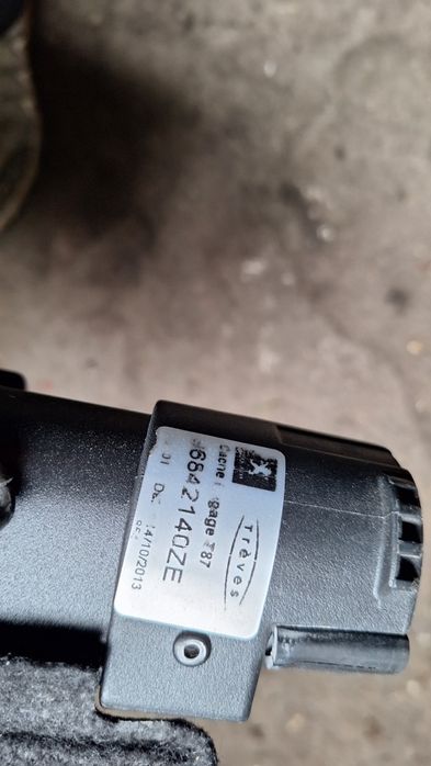 Roleta bagażnika Peugeot 5008 oryginał