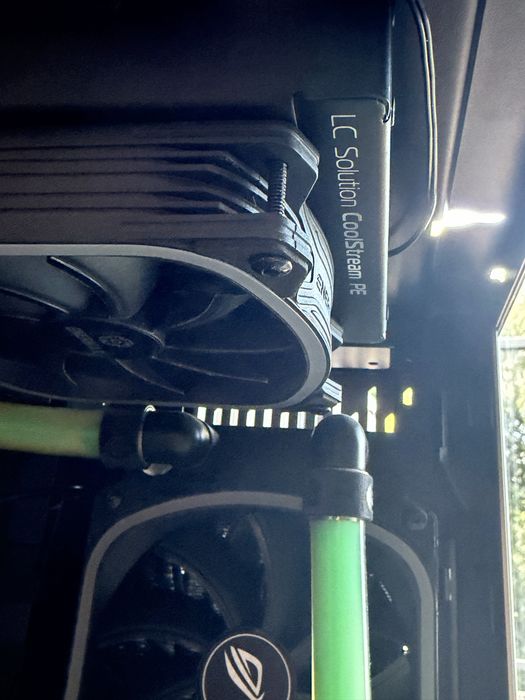 Komputer gamingowy Aorus RTX 3090 Extreme 24GB Ryzen 7 5800X 32GB RAM 3TB sdd Custom Water Cooling