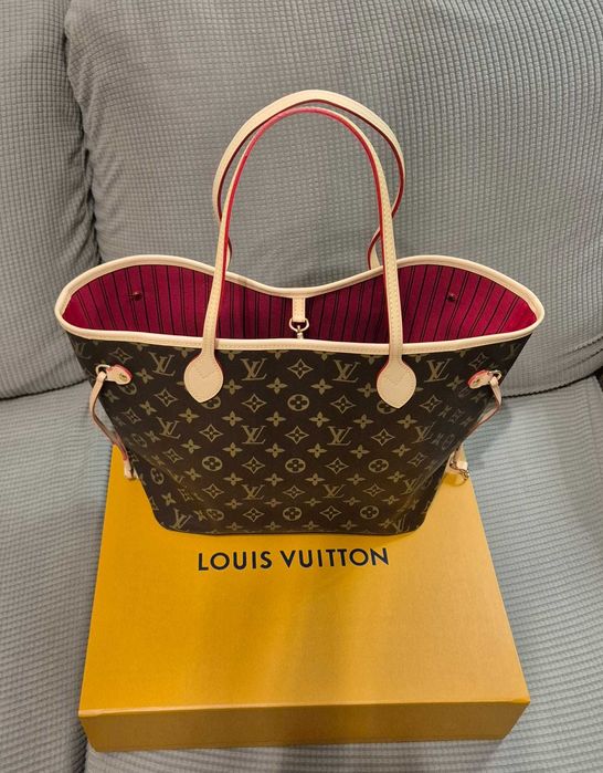 Louis Vuitton Neverfull MM na versão Monogram Canvas.