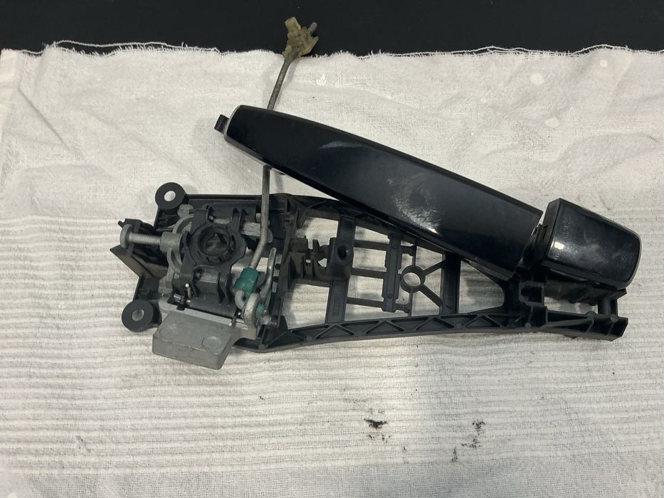 PUXADOR DA PORTA EXTERIOR  DIRETA OPEL ASTRA H GTC 3P ANO 2008