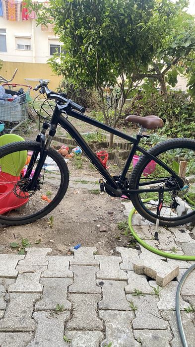 Bicicleta preta como nova