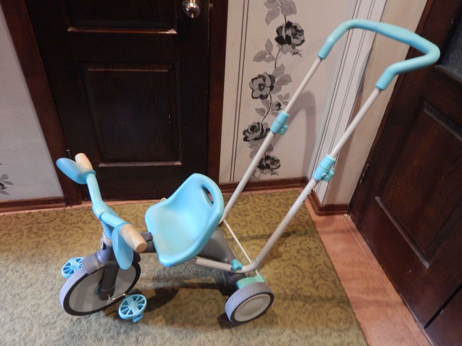 CHICCO   Дитячий велосипед триколісний  з ручкою для мами