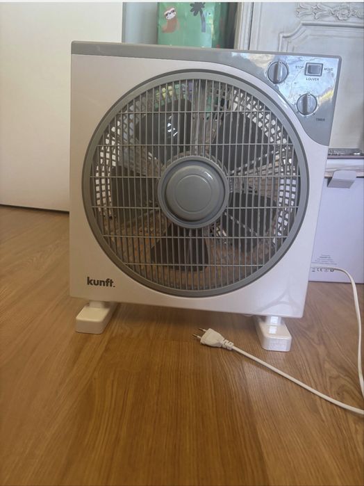 Ventoinha de Chão KUNFT KBF 2379 (3 velocidades - 40 W - Diâmetro 30 cm)