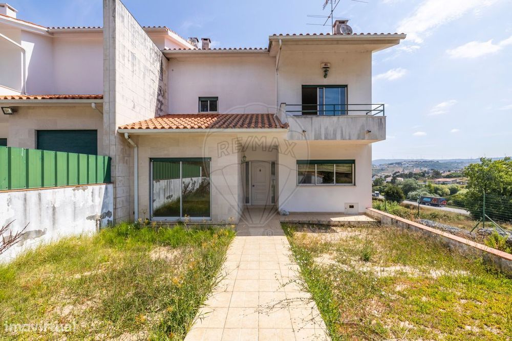 Moradia T4 para venda