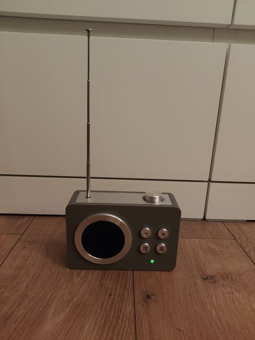 Lexon mini dolmen radio FM/AM