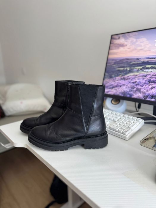 Bota de cano médio Geox