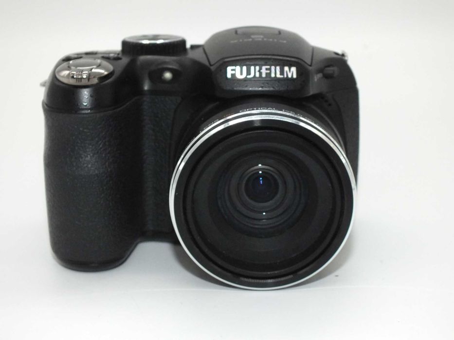 Aparat Fujifilm Finepix S2500HD, pasek, baterie gratis.