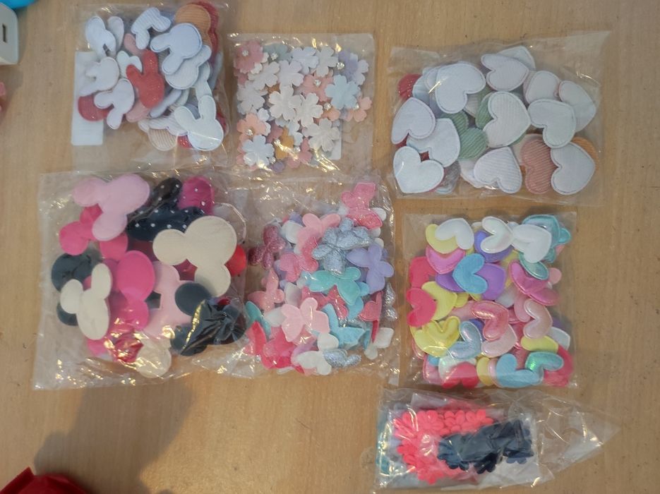 Kit para Laceiras: Fitas, Apliques, Pompons e Bases de Ganchos