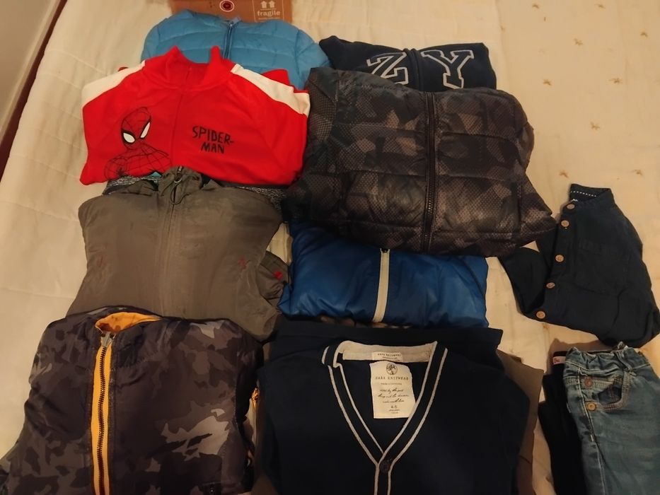 Roupa  criança  100 peças  tamanho 3/4 anos