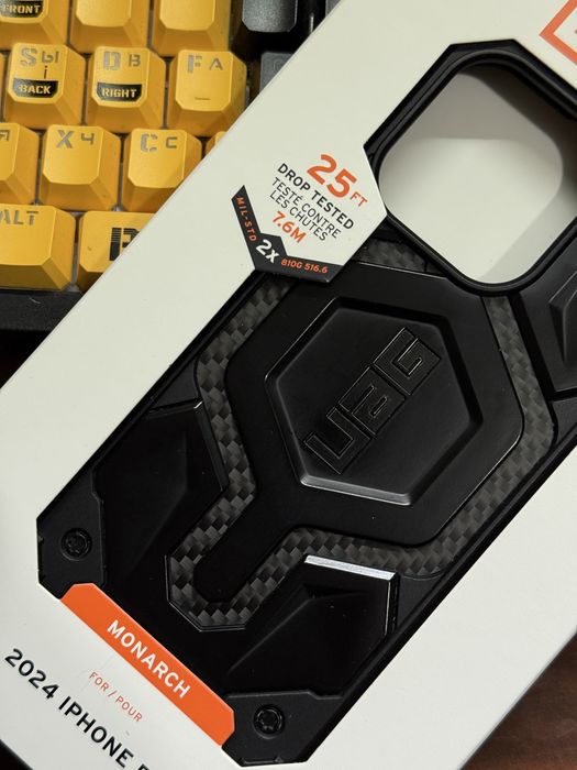 Чохол UAG  Monarch Carbon Fiber iPhone 16 pro, чехол