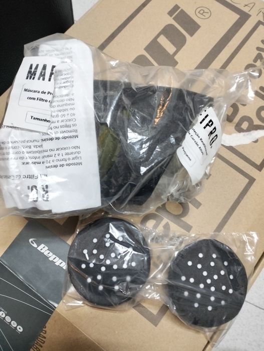 Mascara reutilizável com filtro de carvão activo.