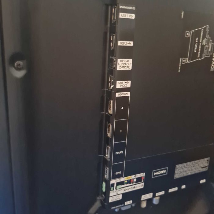 Televisão Samsung 40’’ LED Full HD – Base Rotativa – Como Nova