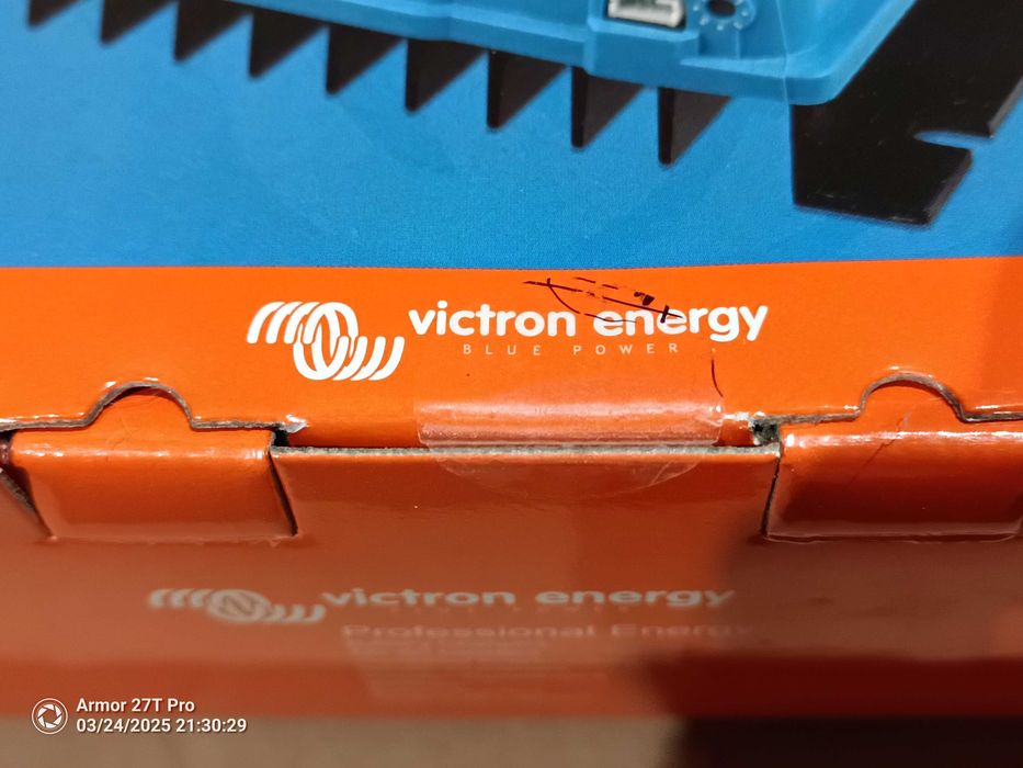 VICTRON ENERGY Kontroler Regulator Bluetooth SMART SOLAR MPPT 100/30