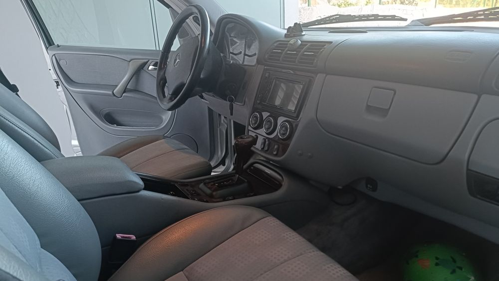 Mercedes-Benz ML 270 CDI (2002) – Estimado Familiar, Teto Abrir e Som Pioneer/Alpine