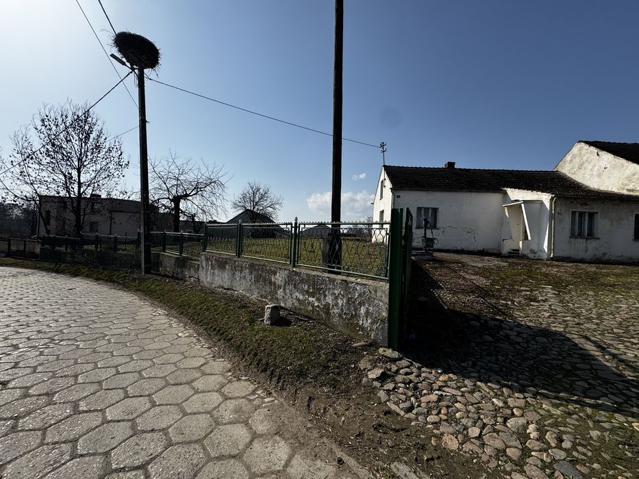 Sprzedam działke z domem