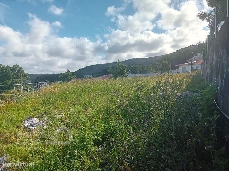 Exclusividade e Charme em Pedra: Moradia Individual T3 em Carapeços...