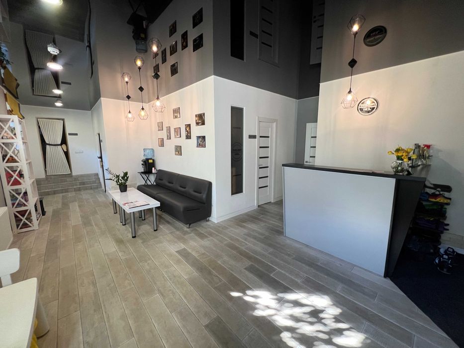 Продаж комерційного приміщення на Виставці