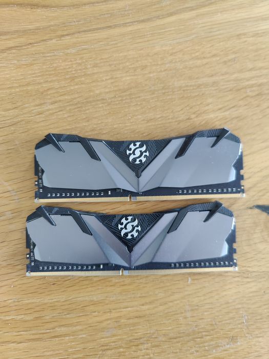 XPG pamięć RAM 16GB DDR4 3200MHz CL16