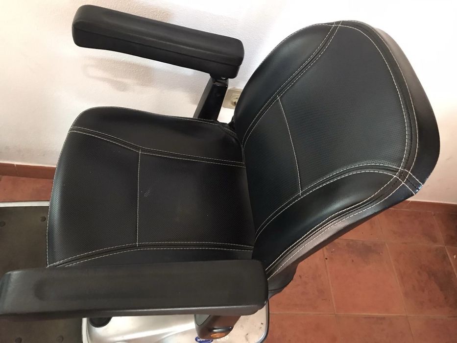 Scooter Mobilidade - Invacare Leo (Motor Avariado)