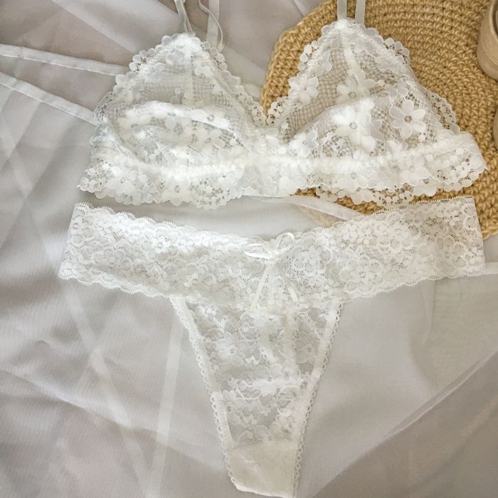 Мереживний комплект білизни білий чорний топ бра і стринги