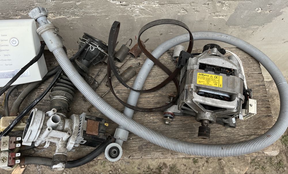 Запчастини до пральної машини samsung .