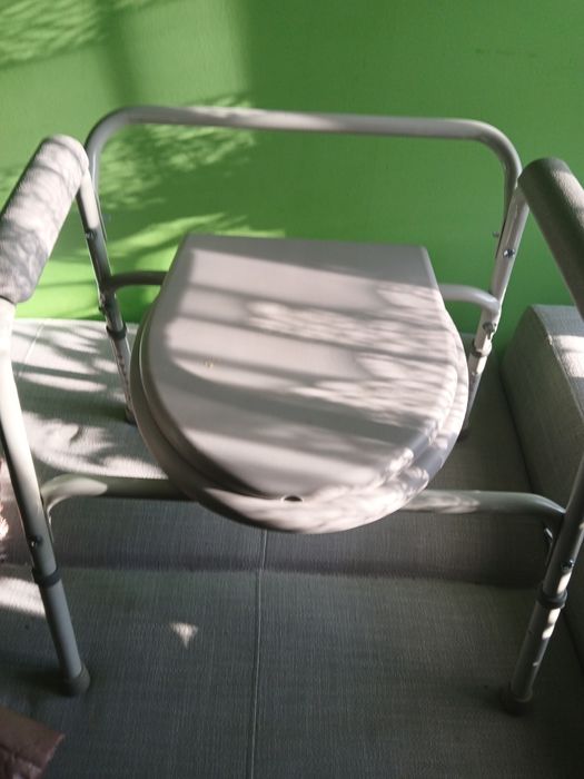 Krzesełko toaleta dla seniora