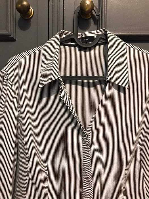Camisa às riscas
