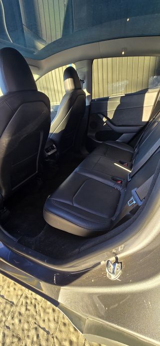 Tesla model Y performance